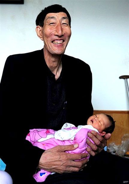 World's Tallest Man Becomes a Father