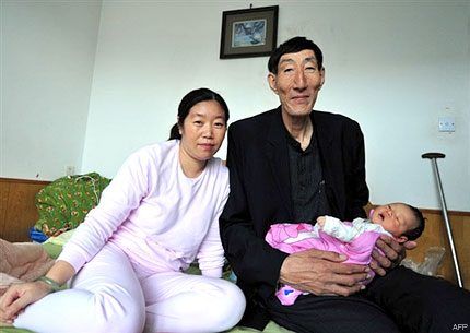 World's Tallest Man Becomes a Father