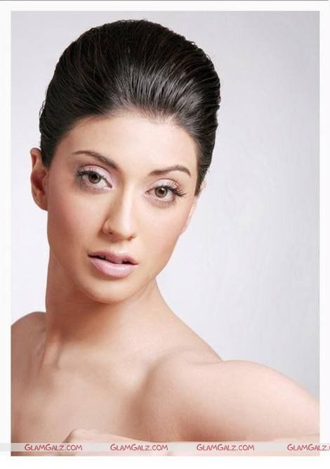 Aushima Sawhney Makes Bollywood Debut
