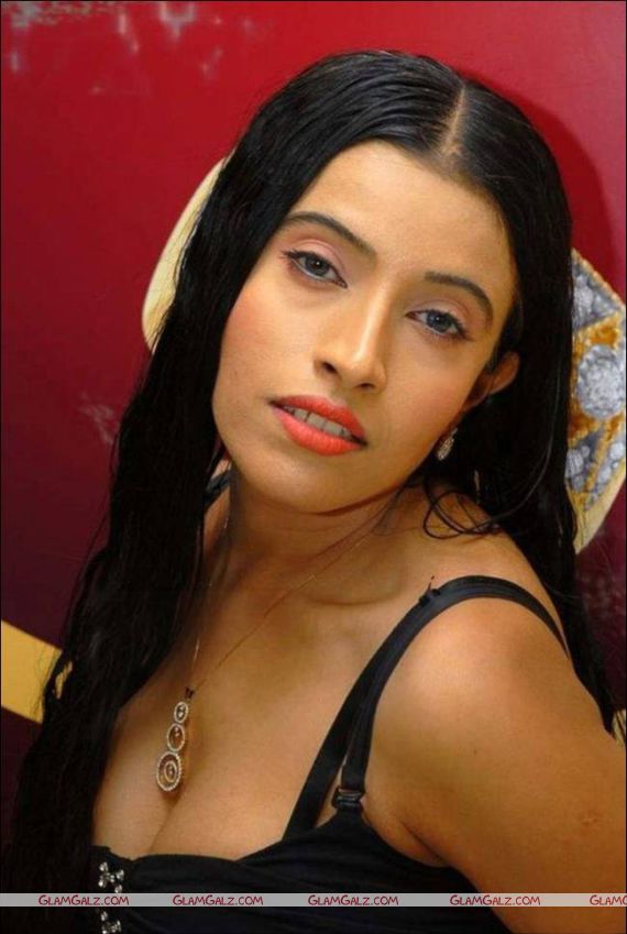 Maushmi Udeshi for Ciemme Jewels