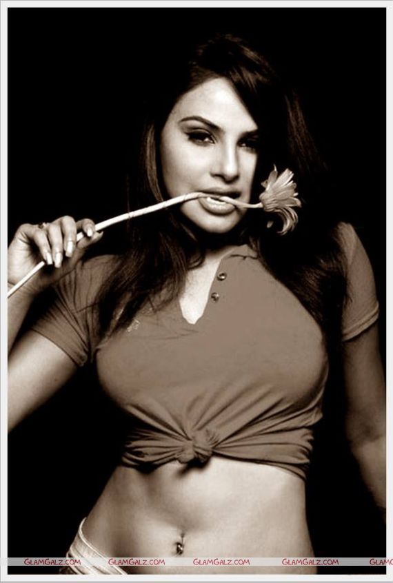 Needhi Gill Spicy Photoshoot