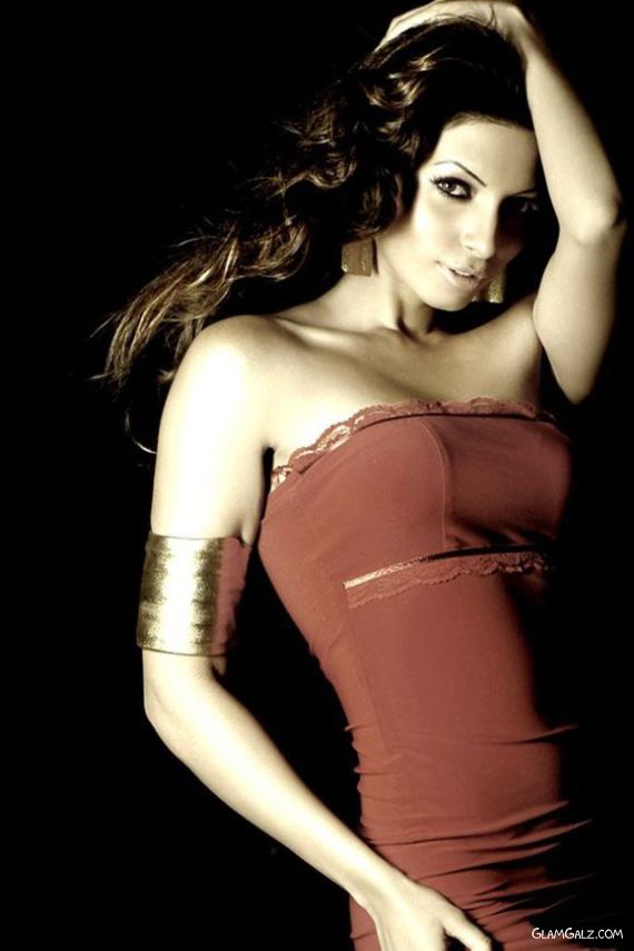 Pretty Shama Sikander