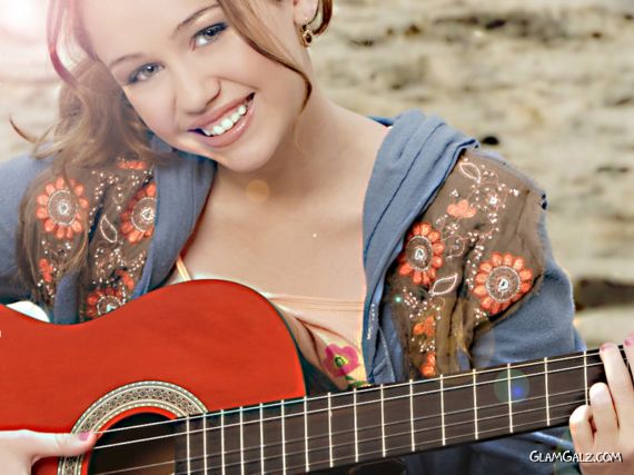 Click to Enlarge - Miley Cyrus Cute Wallpapers